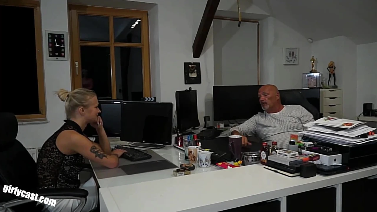 Lia & Kathi - The fucking job interview!