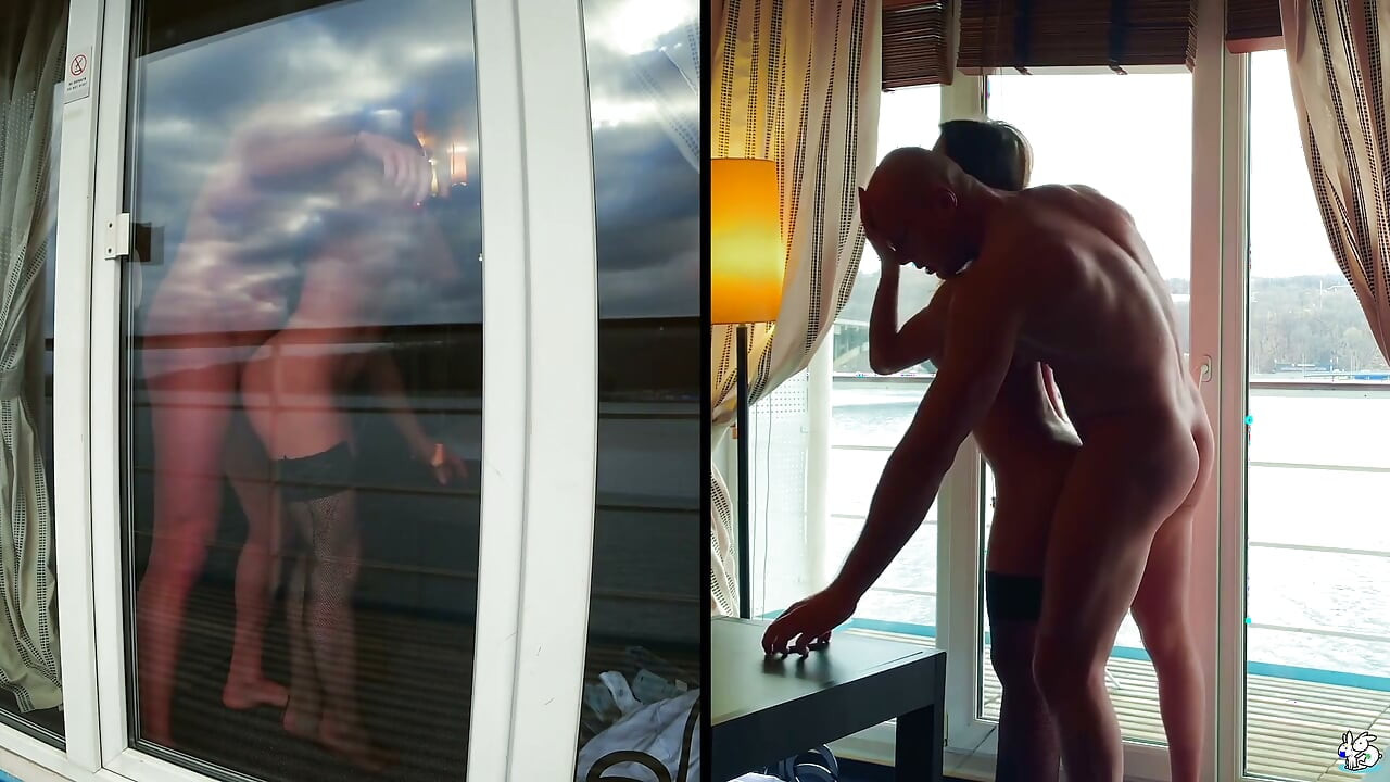 True Amateurs - Η Mia αφήνεται σε ένα παθιασμένο μπλόουτζομπ πριν δεχτεί το πέος του συντρόφου της βαθιά στο στόμα της