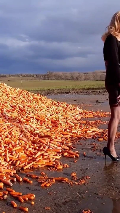 Must-see moment from "Crossdressing in the Countryside"