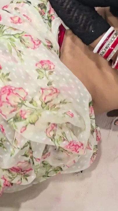new married desi bhabhi ne khud se chut ka pani nikala | Clip 1