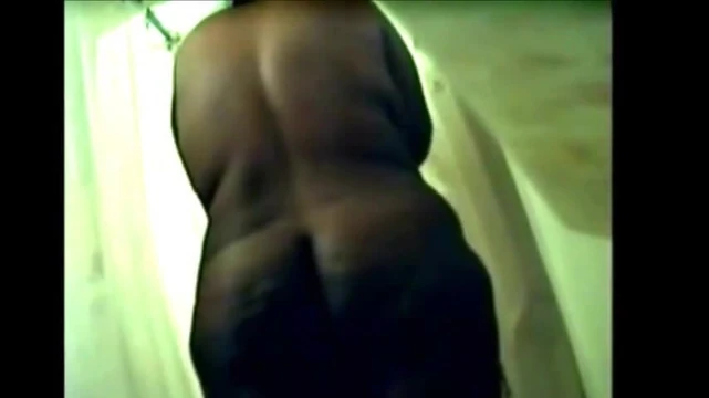 2 Sexy bbw grannys taking a shower!Pre
