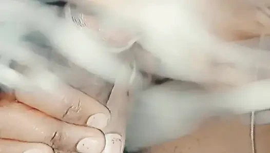 Saudara tiri di kamarku lagi ngentot dan ngocok kontol xxx desi india