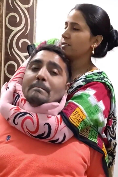 Gloved Handgag for Lazy Husband!