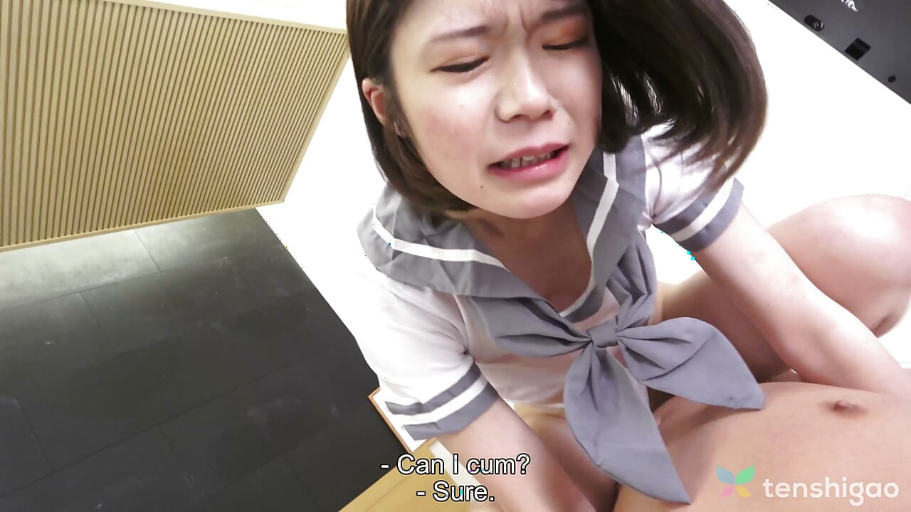 Linda chica japonesa de al lado, Ayumi se disfraza para jugar