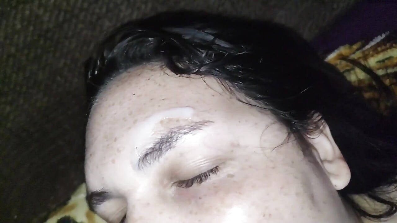 Teściowa ma fetysz do pieprzenia swojej przyjaciółki z college'u i uzyskiwania spermy