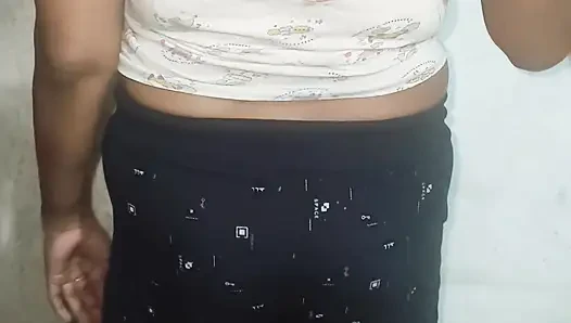 С-249. Bhabhi давит на ее большие сиськи перед сводным братом
