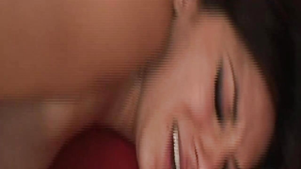 Asia Girl Shows Her Wet Pussy