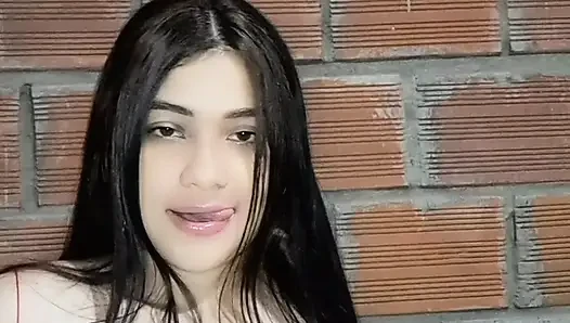 Красивая индианка показывает сиськи и киску своему шурину Ji