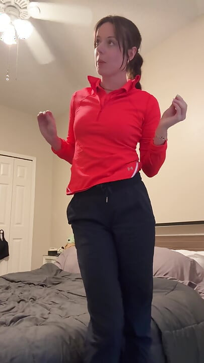 मैं खेल करने के बाद सबसे कामुक हो जाती हूं इसलिए चलो एक साथ वीर्य निकालते हैं