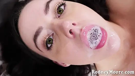 Heiße Whitney wright bläst spermablasen nach dem arschlecken, handjob