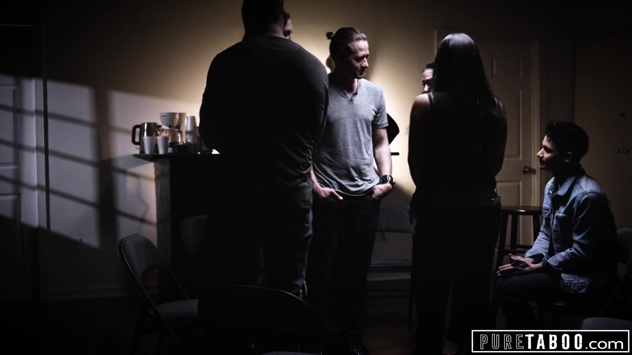 純粋なタブー、セクシートランスガールが悲しみの男をやる