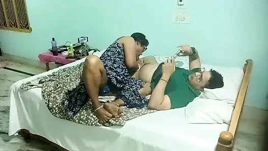 Komşu arkadaşlar evli kadın porno fotoğrafçının evinde ateşli seks