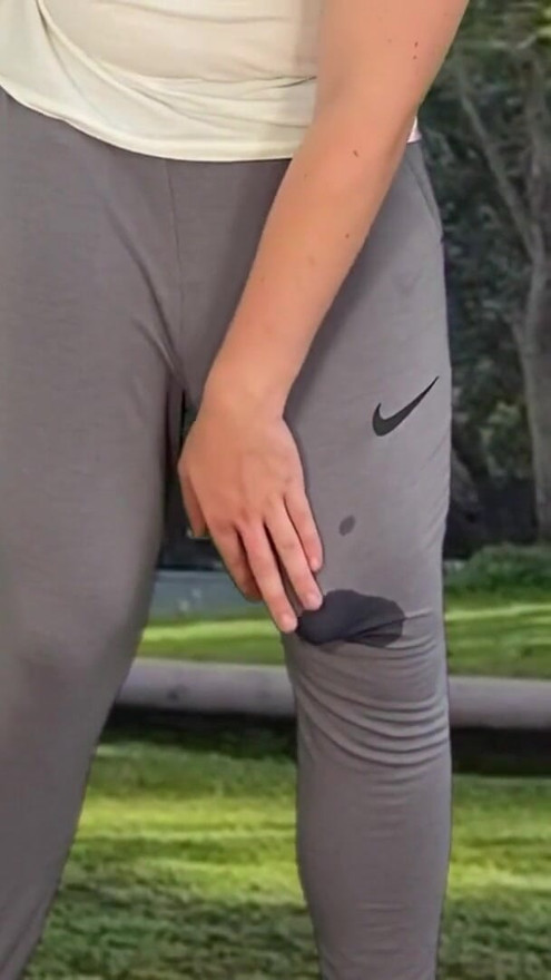 Publuc cum in grey sweatpants | Clip 1