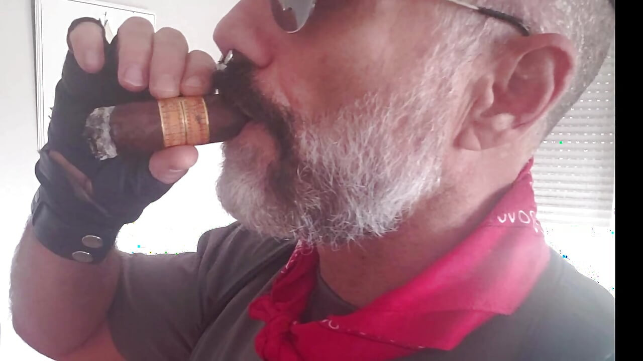 Tof Cigarporn