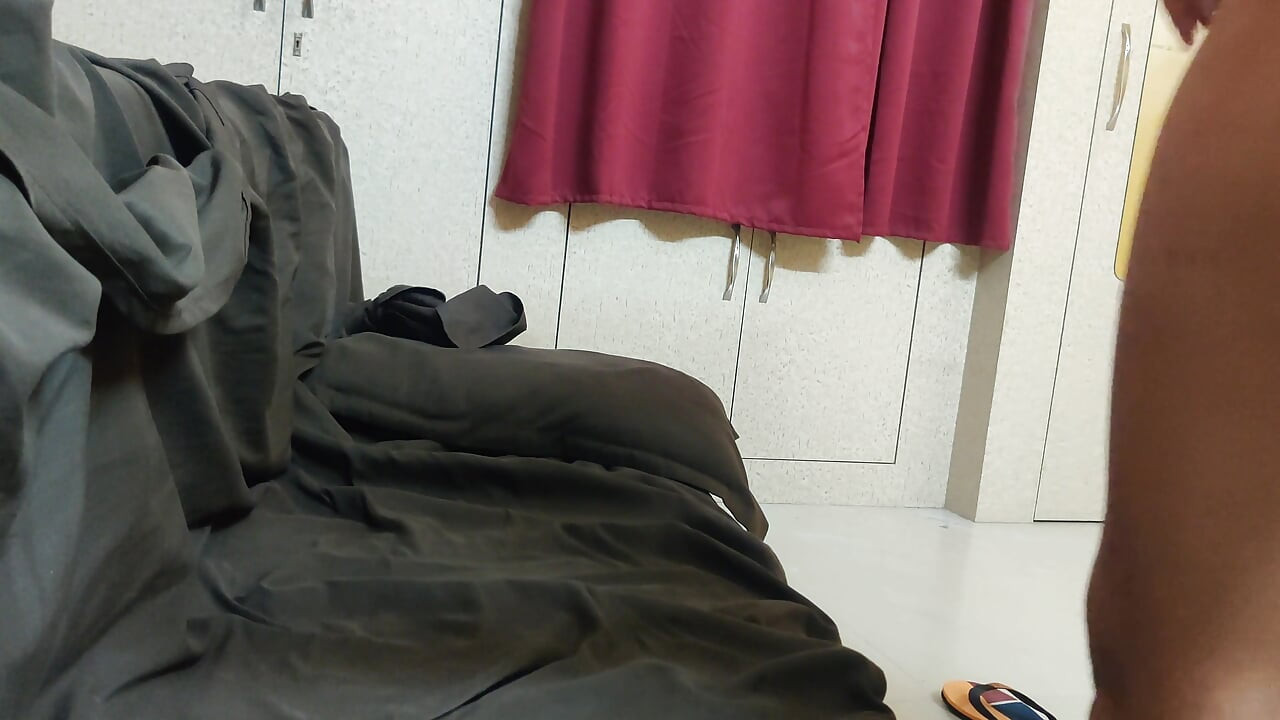 Üvey erkek kardeşim amcığıma sahip oluyor. Sert sikiş