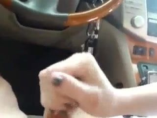 Car handjob with cumshot