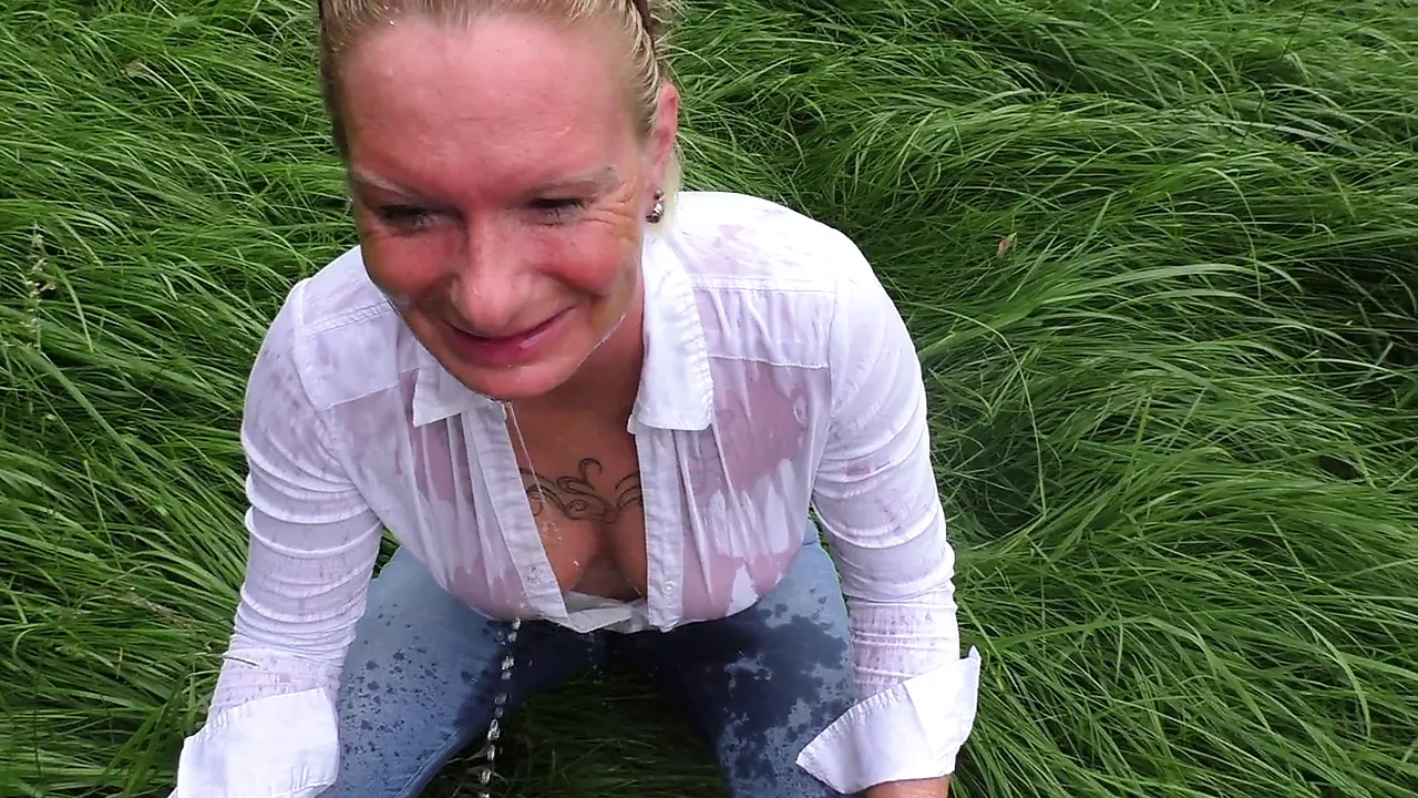 mydirtyhobby angelalpha Outdoor Peeing in Angels Mouth