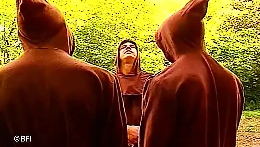 Nun chick loves to bang hard in outdoor fuck