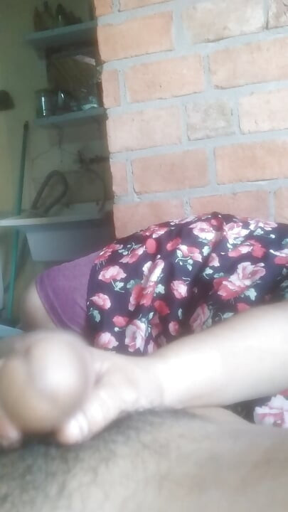 Ne kadar büyük, elime zar zor sığıyor, sonra iki elini de kullan
