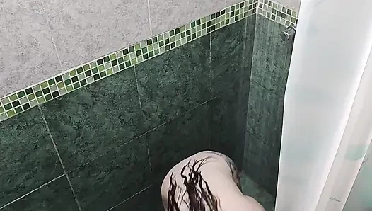 Ben Duş Alırken 25 Dakikalık Yasak Görünüm