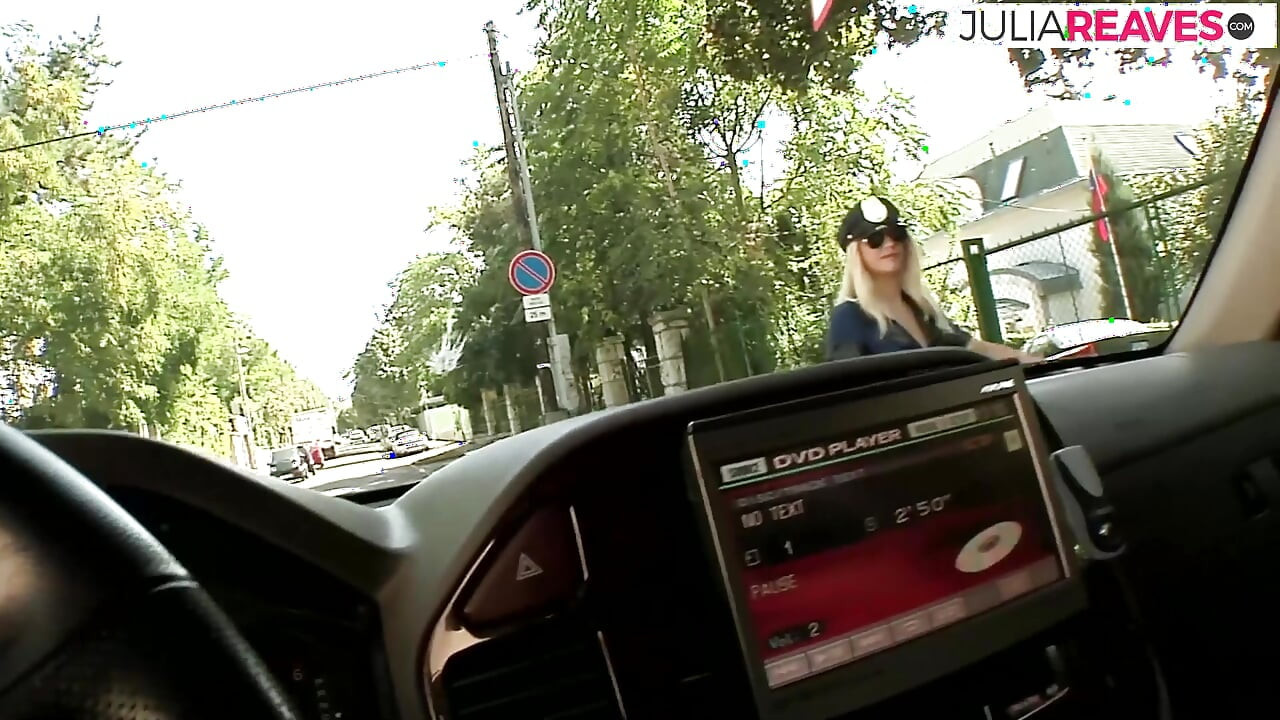 Сексуальная девушка наслаждается скачкой на хуище до камшота