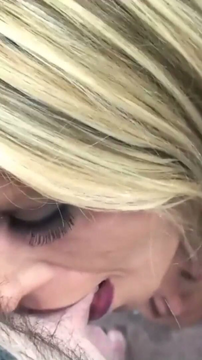 Reife MILF zieht sich fuer dich aus | Clip 2