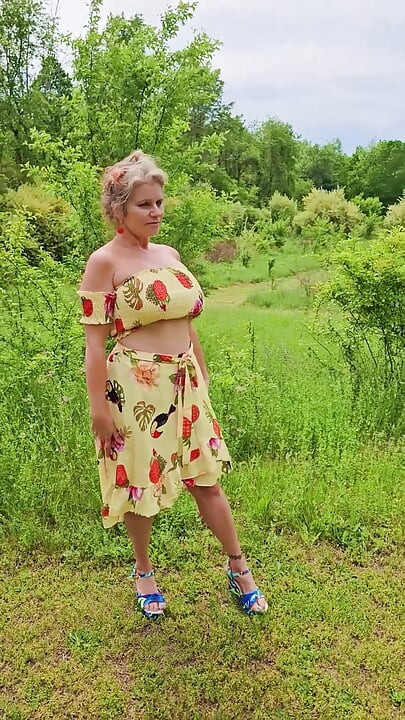 This Housewife has VERY BIG TITS compliation from ONLYFAN PAGE