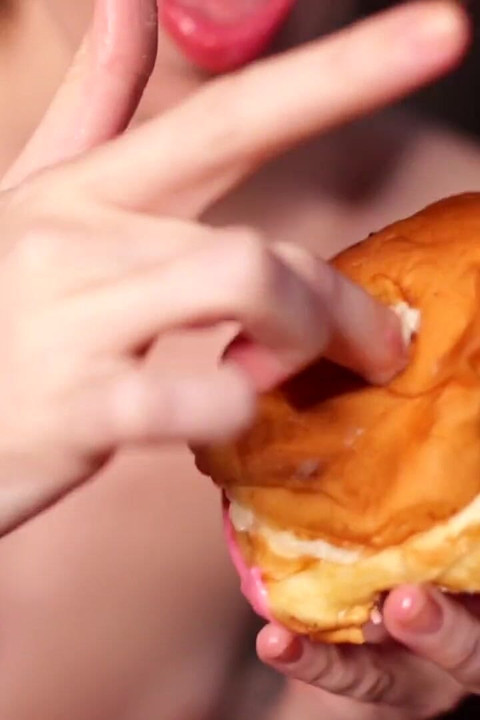 أكل الكعك وكومينغ