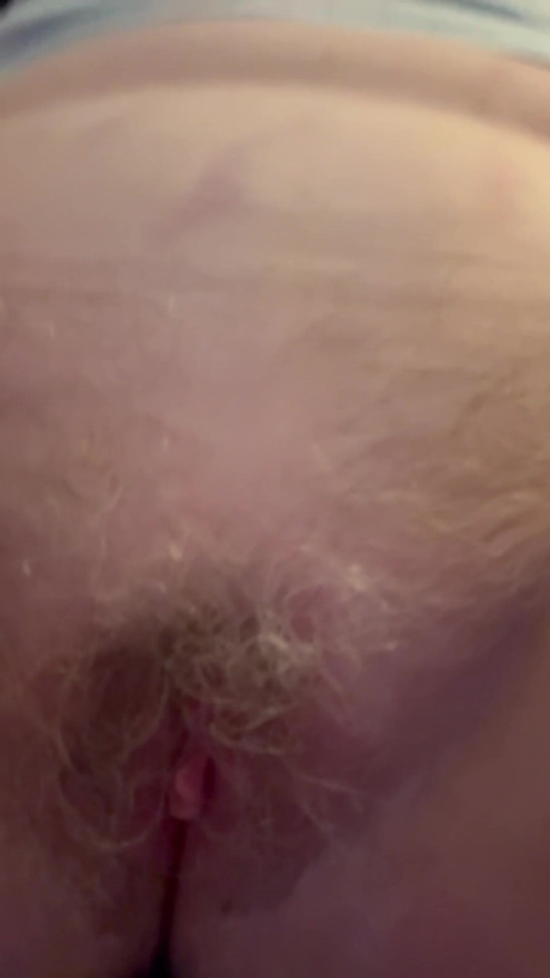 Short vid of me playing with my hairy cunt