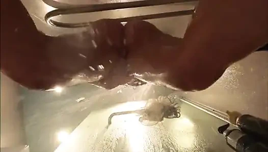 Webcam unter der badewanne. Freundin nach dem sex in der dusche