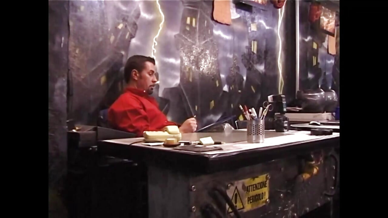 MILF kurus menikmati pancutan mani yang besar