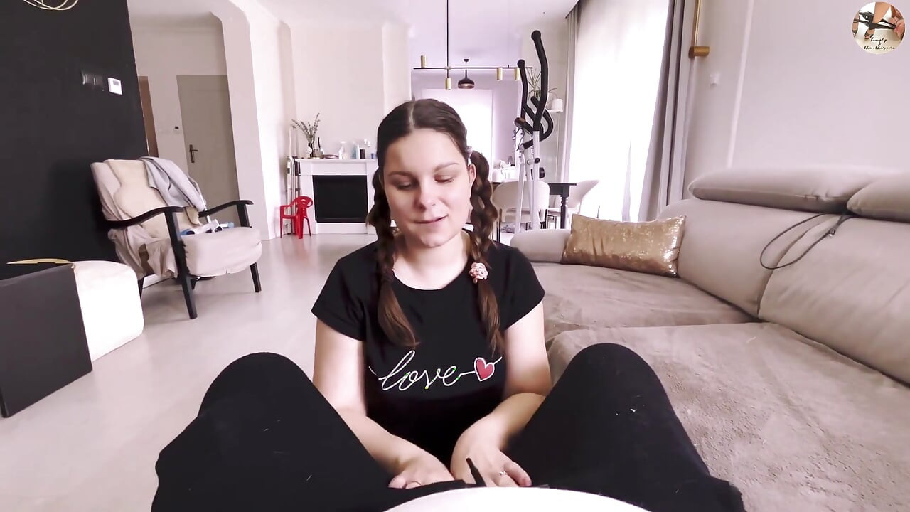 אשת חובבנית בזנבות בולעת את המטען הגדול