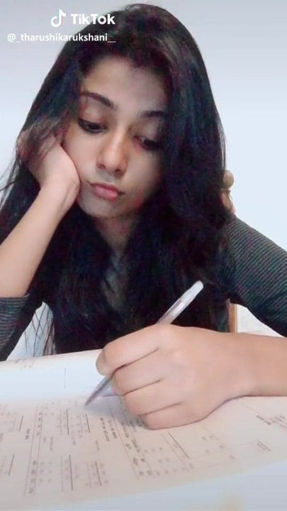 Srilankan tik tok gril