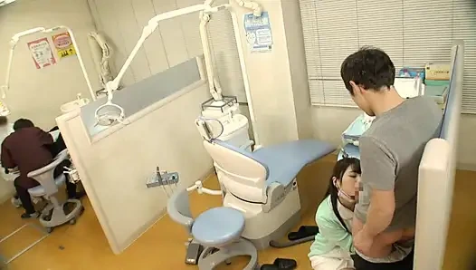 Жара в клинике, когда игривый гигиенист берет контроль