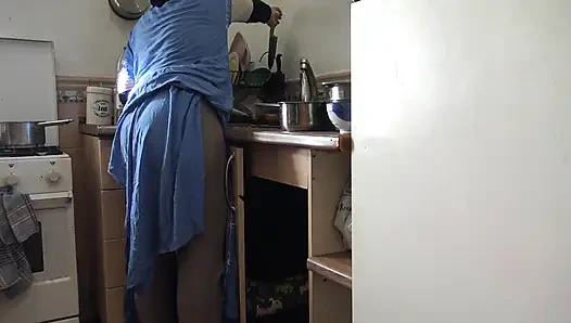 Anal intercourse with a Turkish cleaning lady in Germany. KITCHEN ANAL SEX