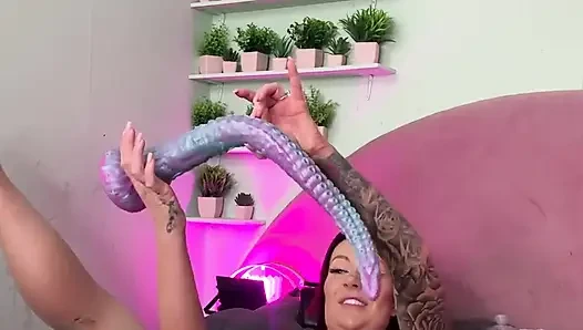 Huge Octopus Fantasy Dildo Fucking