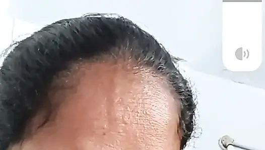 Buka memekku di layanan panggilan video