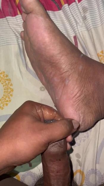 cumming on my feet