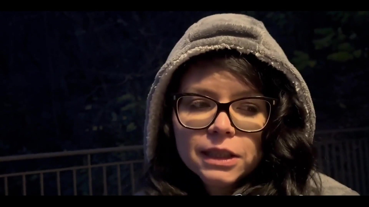 夜間の喫煙:マイナス温度の屋外