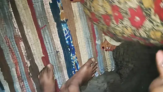 Indischer desi-blowjob, lutscht sperma im mund