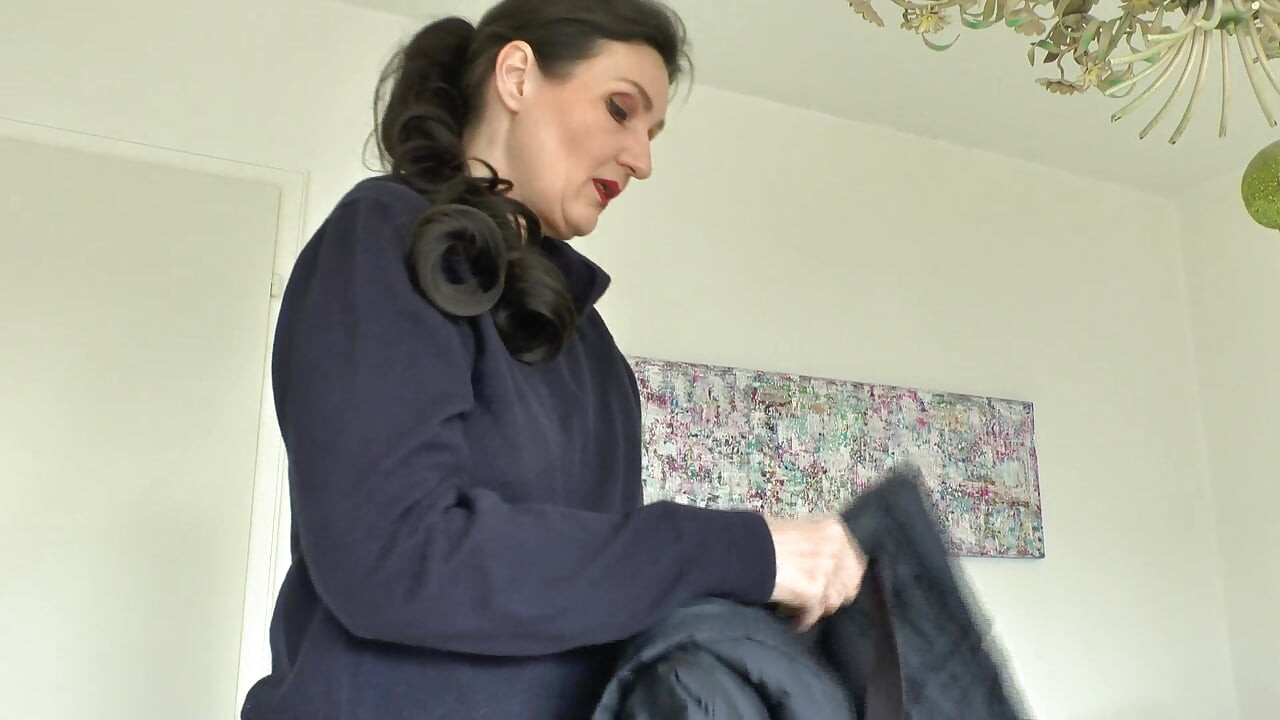Zipper Test on a Dark Blue Down Coat, Lady Victoria Valente
