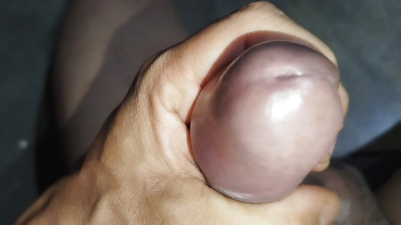 縛られたペニスを見せる