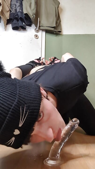 kitty sucking and riding my dildos weile restrained