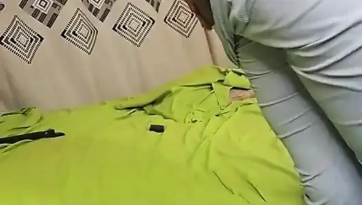 Using Toy to Fuck Her Self
