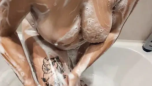 Üvey kız kardeş mükemmel doğal göğüslerine ve götüne dokunmama izin ver