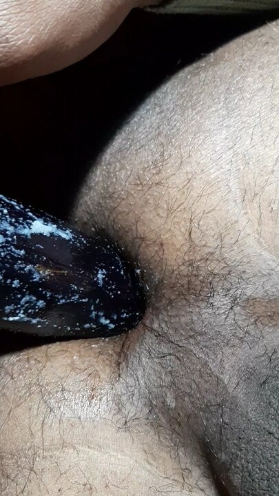 Tenåring blir knullet av aubergine med søt stemme