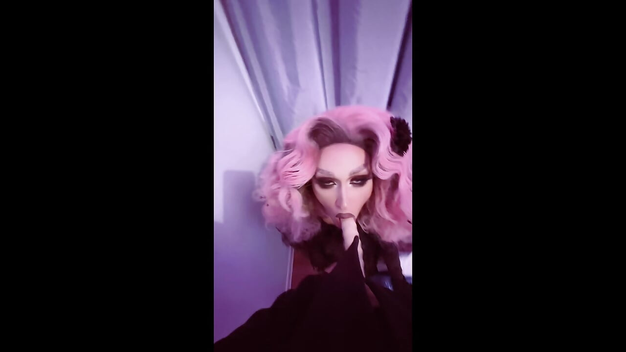 HOT MISTRESS FUCKED SLAVE SISSY