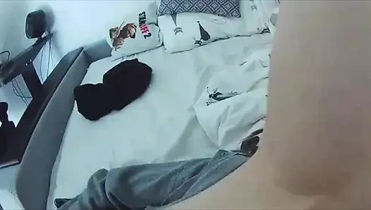 Ehefrau zu hause betrügt ihren ehemann mit seinem besten freund. Real