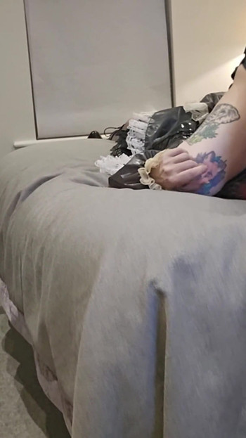 Gospođica Ruby Pvc Domme Jebe Sissy Sobaricu s Ogromnim Crnim Stramenom, Sph, Šamaranje po Licu Dildom