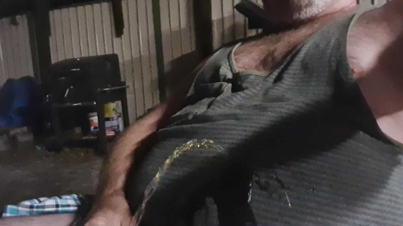 Quick backyard piss on myself